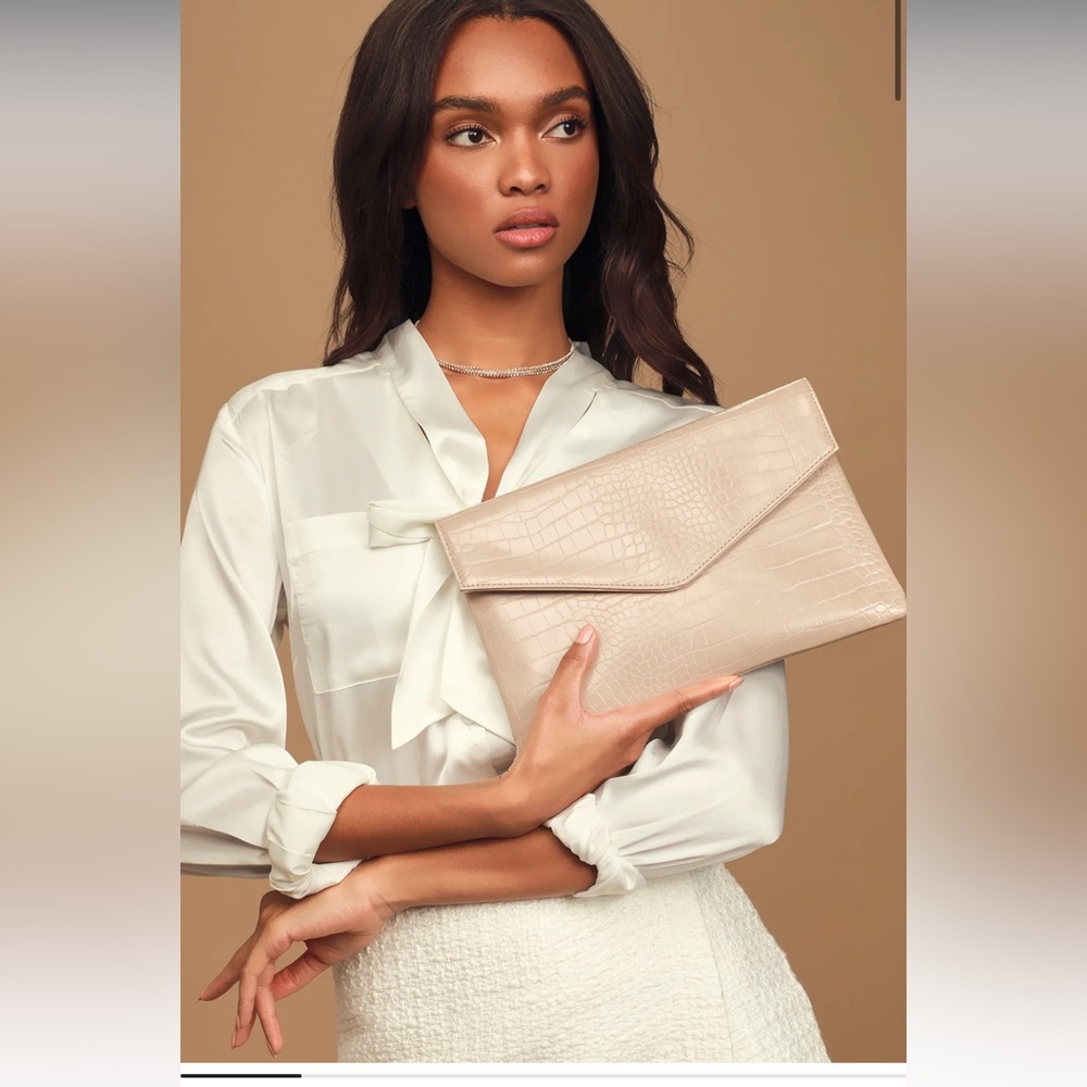 Leelou Beige Crocodile Embossed Clutch